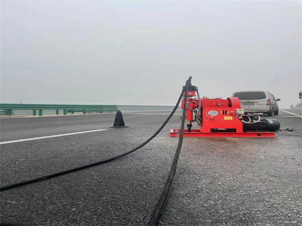 麻江马路路基路面开裂下沉注浆加固灌浆